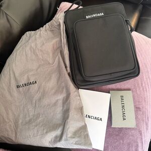 Balenciaga 💯 authentic